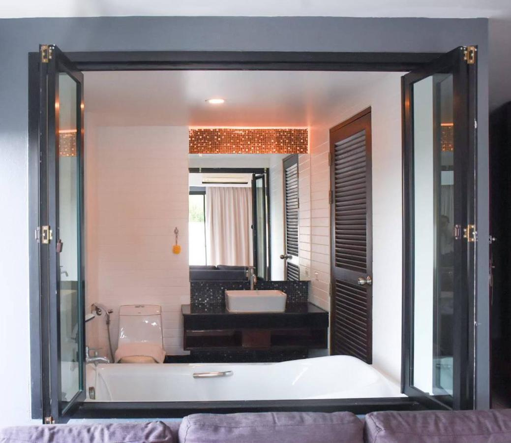 Coco Boutique Hotel Patong Esterno foto
